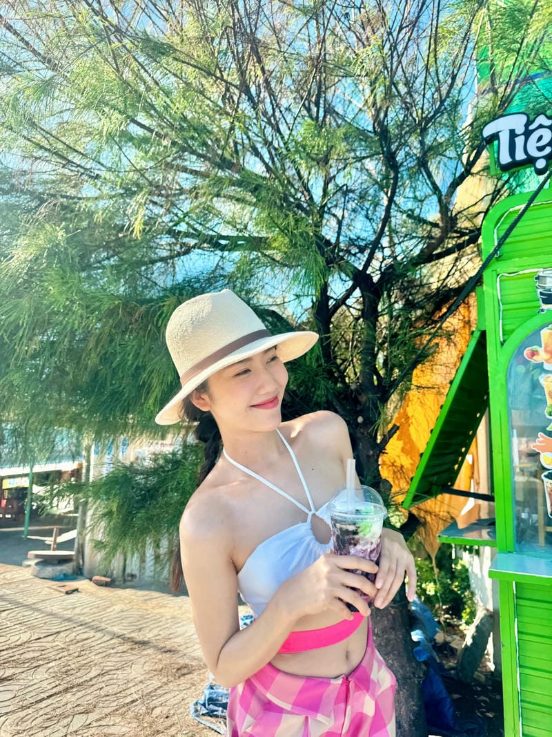 thuý ngân bikini 12