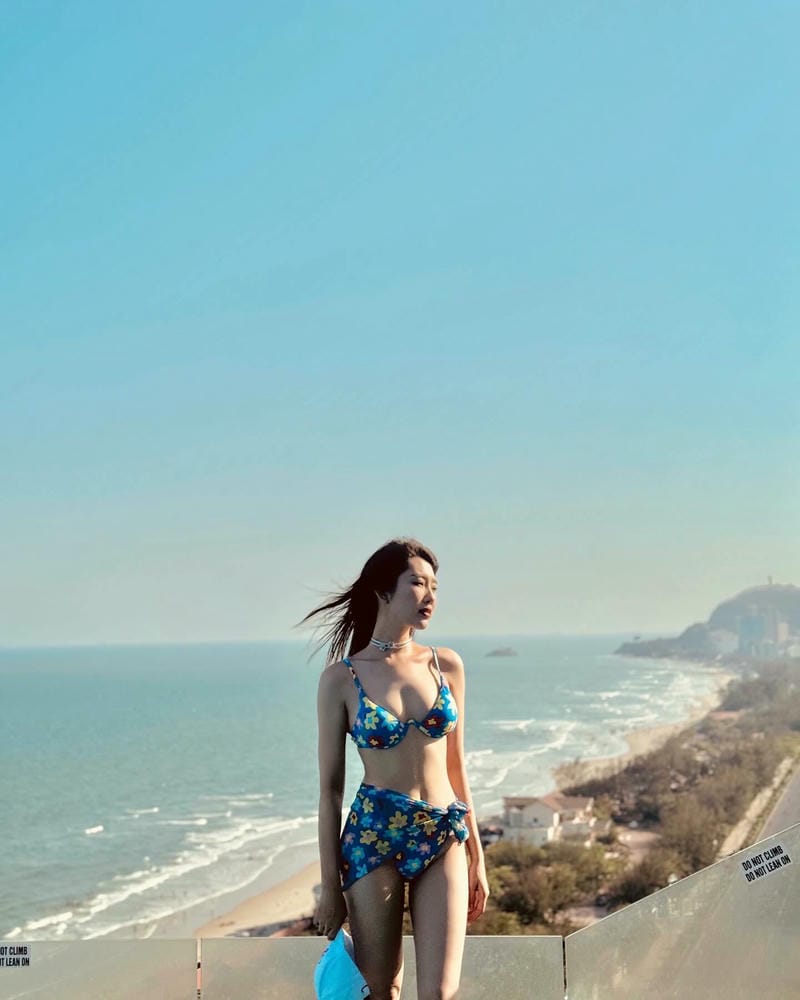 thúy ngân bikini 14