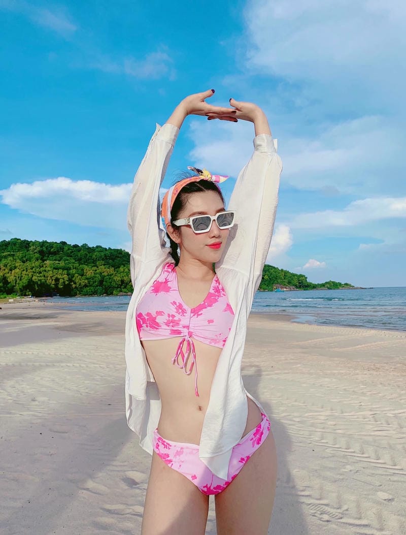 thuý ngân bikini 19