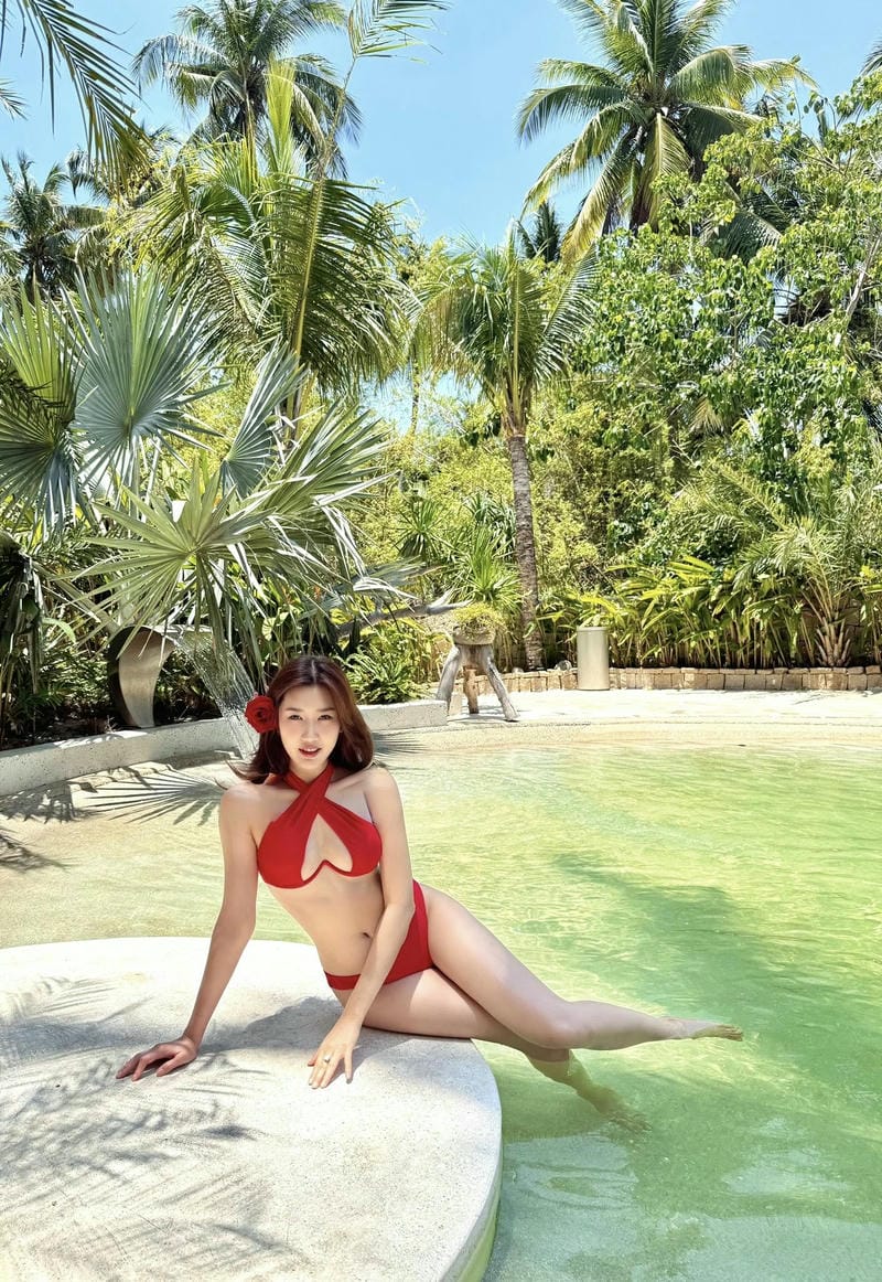 thúy ngân bikini 3