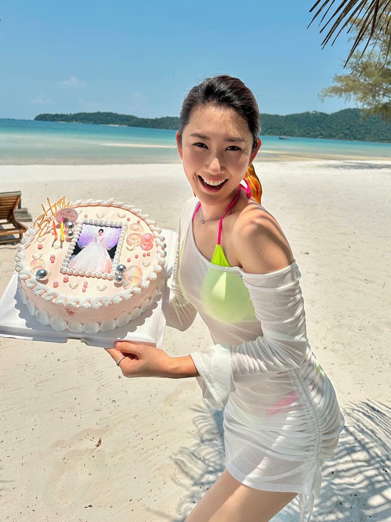 thuý ngân bikini 6