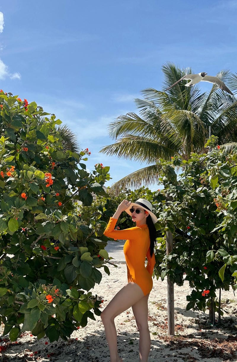 trương quỳnh anh bikini 1