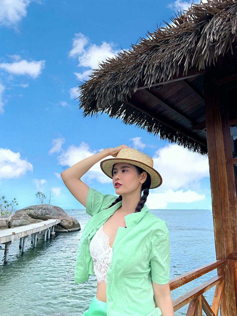 trương quỳnh anh bikini 15