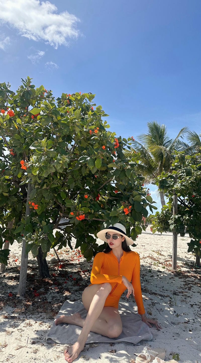 trương quỳnh anh bikini 2