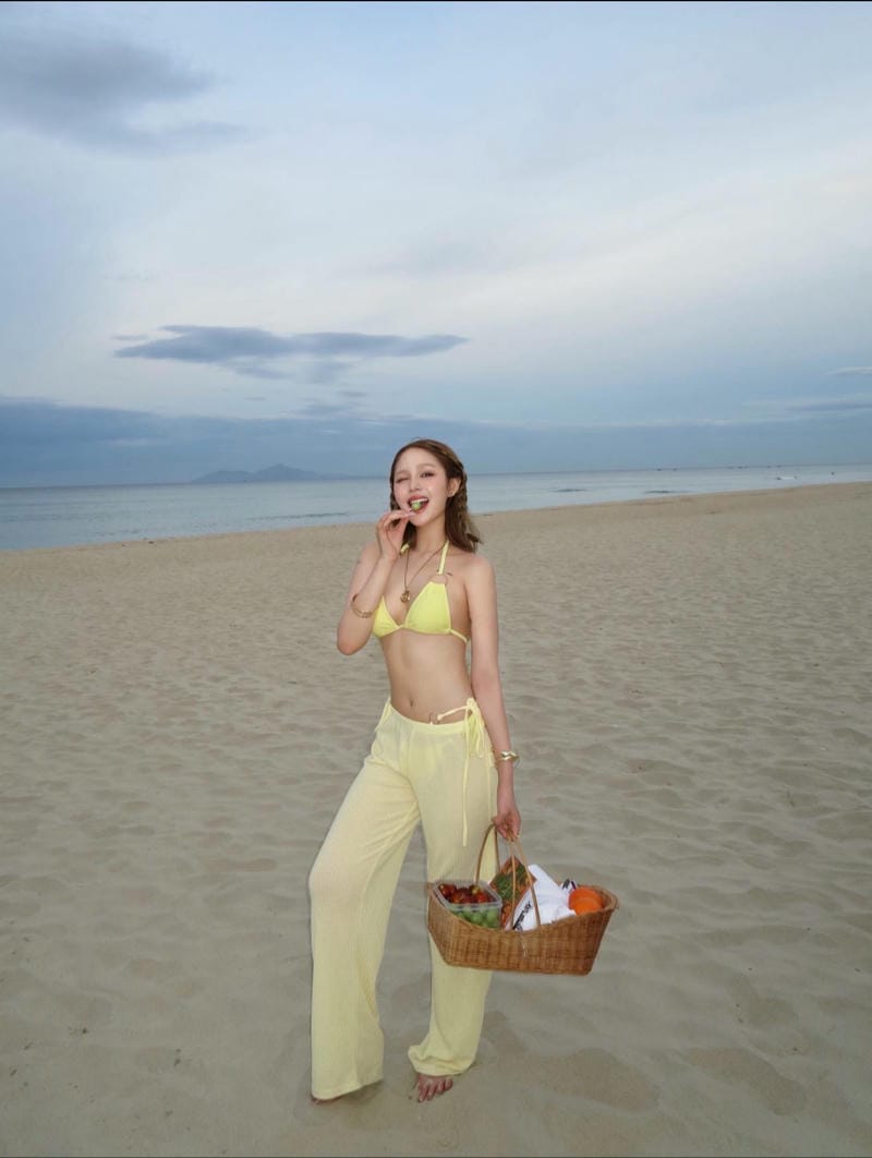 xoài non bikini 2