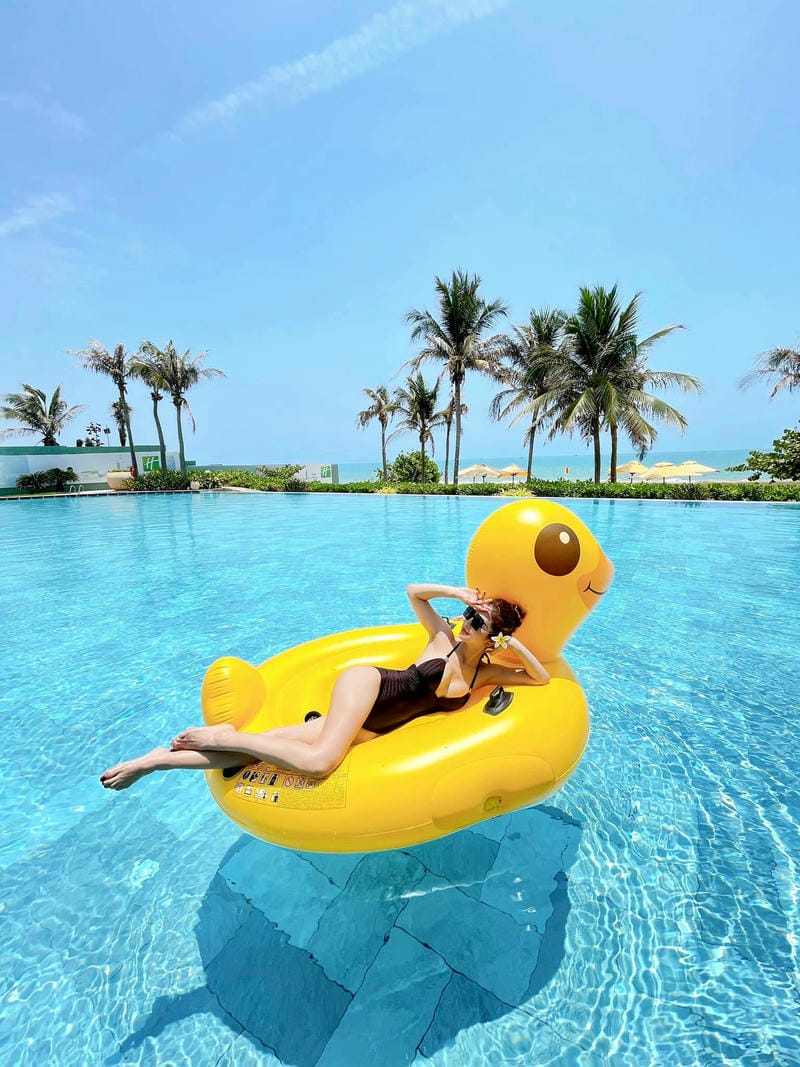 jennifer phạm bikini 18