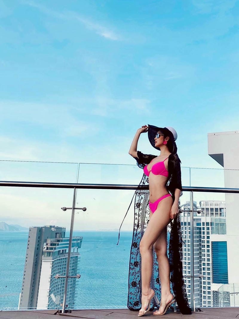 jennifer phạm mặc bikini