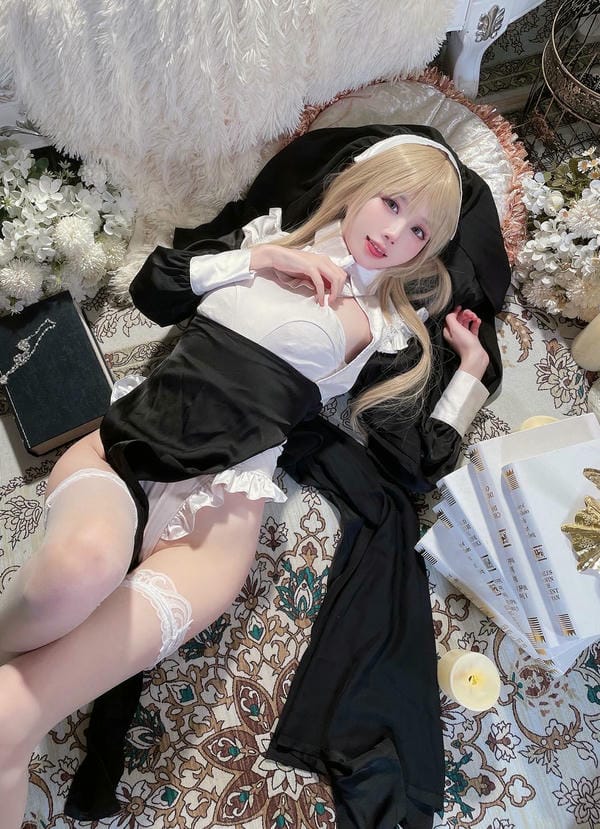 nun cosplay 18