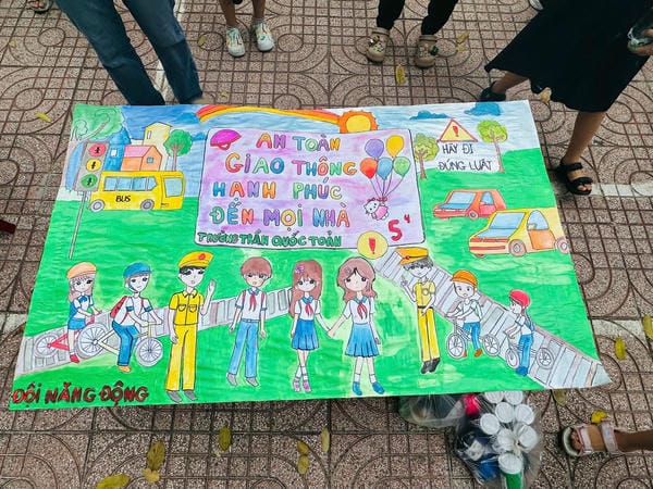 tranh vẽ an toàn giao thông đạt giải nhất 15