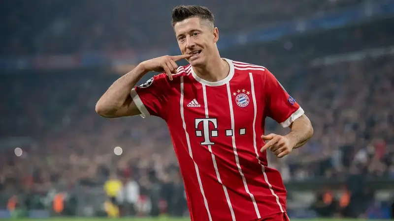 Robert Lewandowski định nghĩa lại vai trò số 9 hiện đại