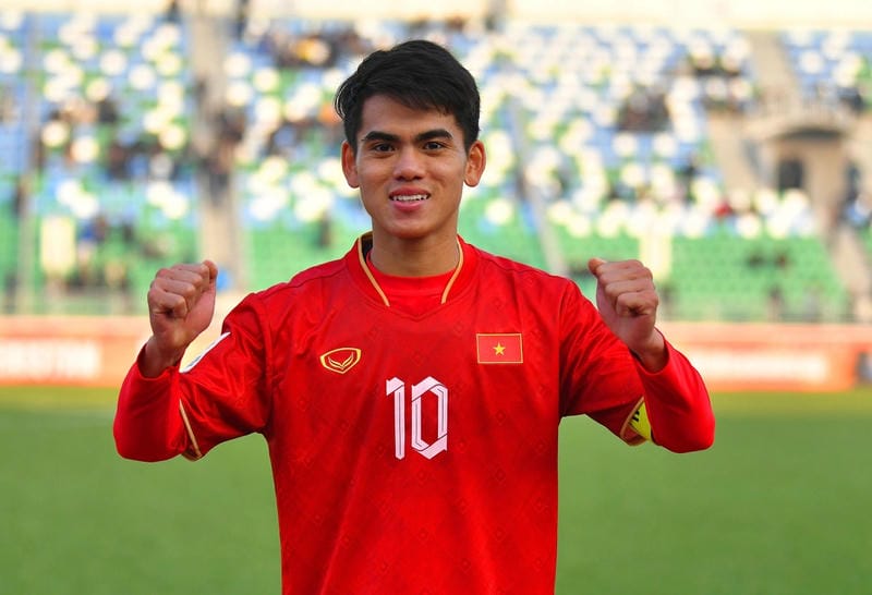 Vinh quang quốc tế và kỷ lục gây chấn động
