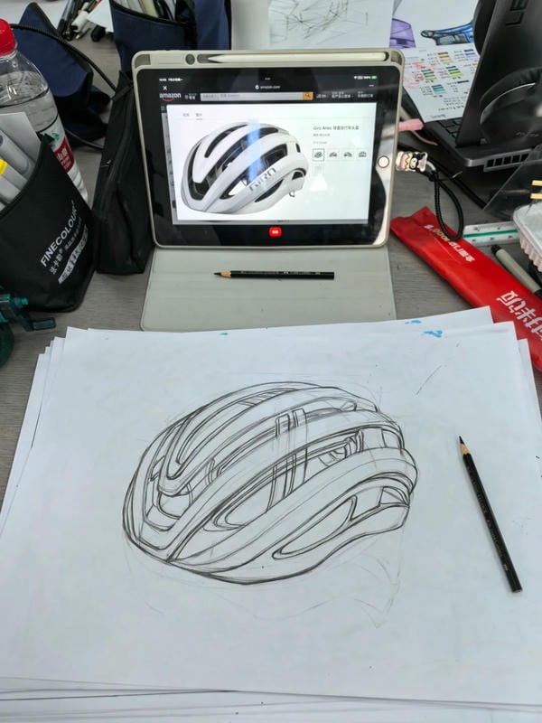 tranh vẽ đội mũ bảo hiểm 6