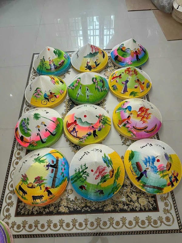 tranh vẽ nón lá 10