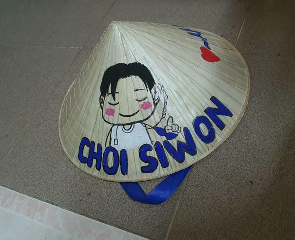 tranh vẽ nón lá 3