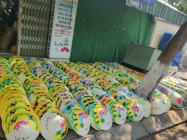 tranh vẽ nón lá 9