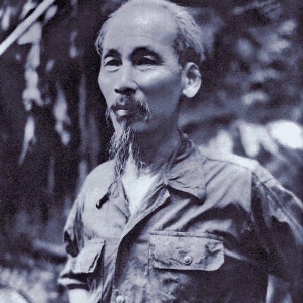 ảnh bác hồ đen trắng 15