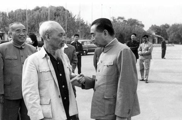 ảnh bác hồ đen trắng 17