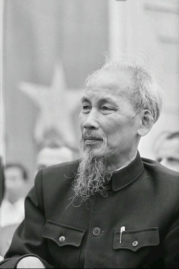 ảnh bác hồ đen trắng 2