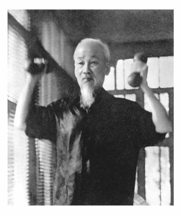 ảnh bác hồ đen trắng 22