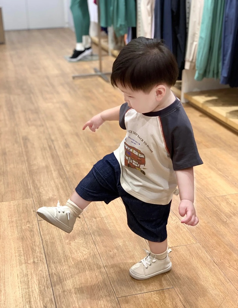 ảnh bé trai đáng yêu 13