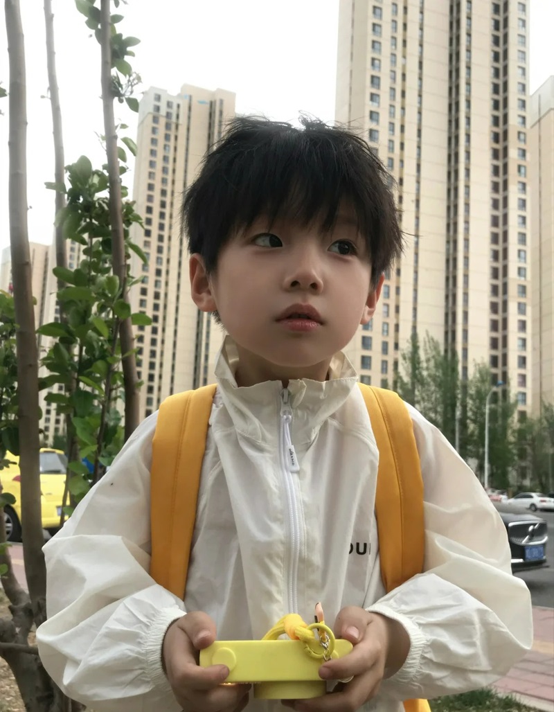 ảnh bé trai đáng yêu 18