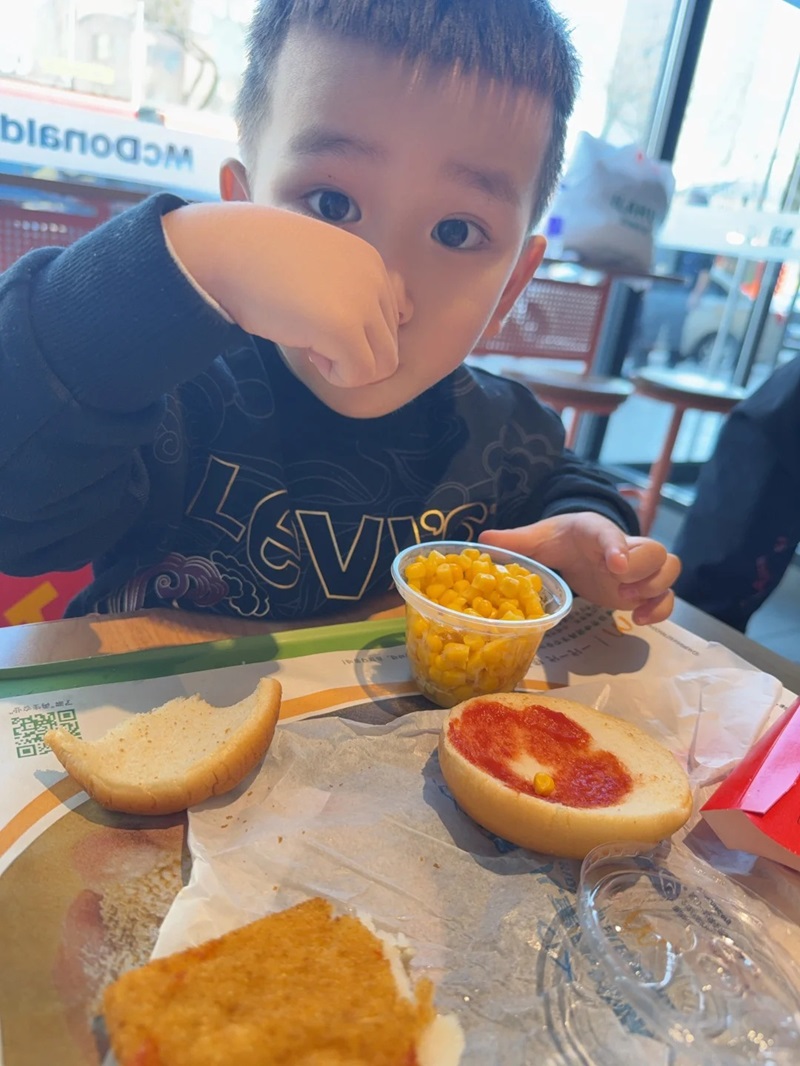 ảnh bé trai đáng yêu 2