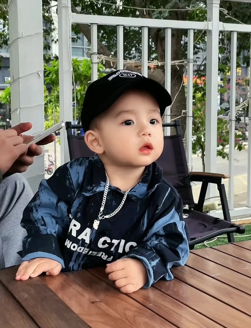 ảnh bé trai đáng yêu 22