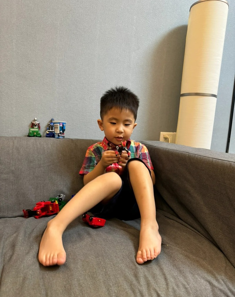 ảnh bé trai đáng yêu 23