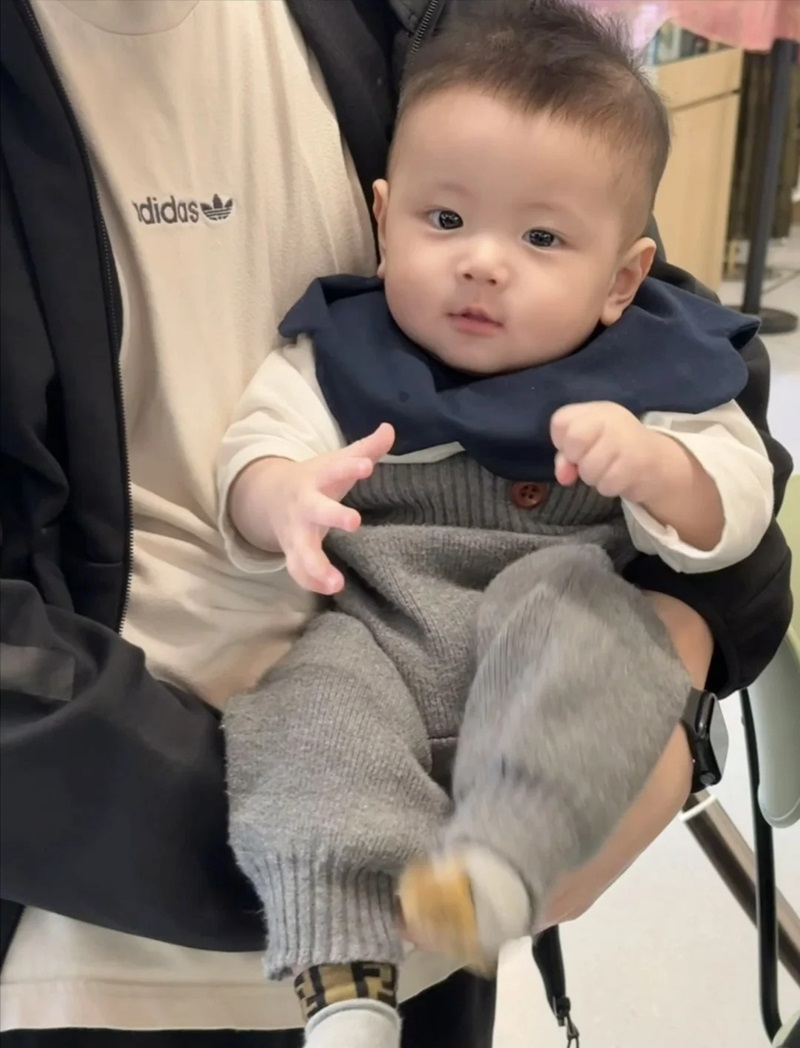 ảnh bé trai đáng yêu 8