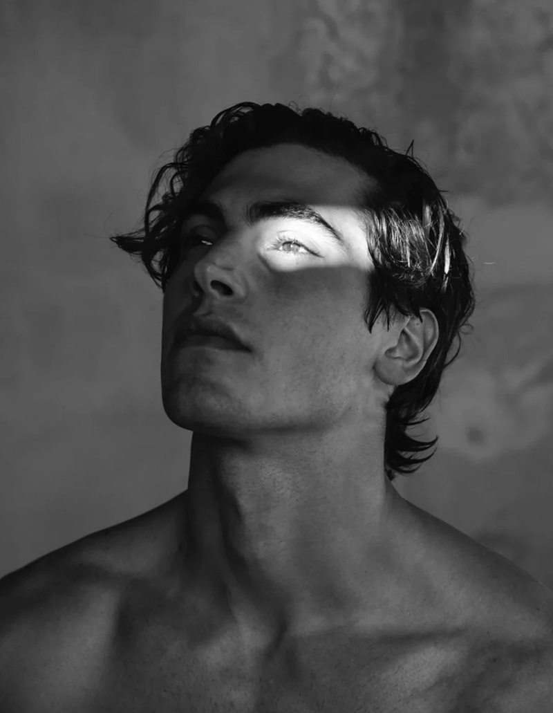 ảnh con trai buồn 9