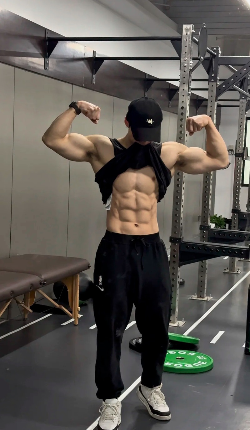 ảnh trai 6 múi 16