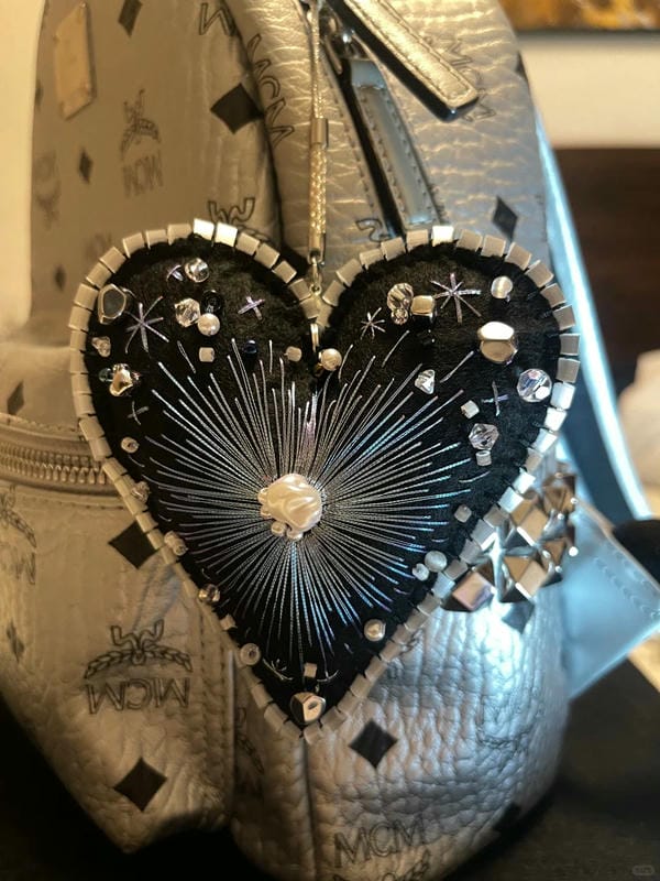 ảnh trái tim đen 14