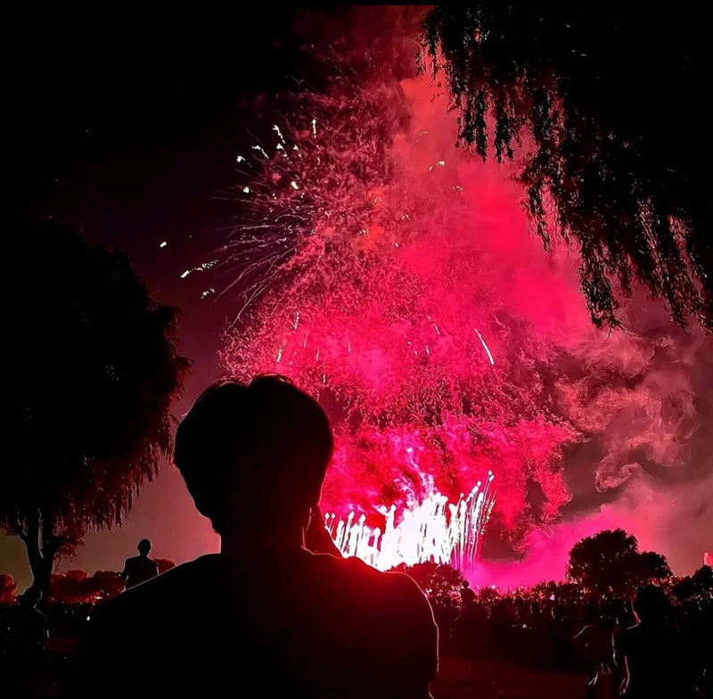 hình ảnh con trai buồn cô đơn