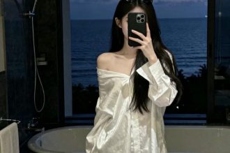 Bộ sưu tập 345+ ảnh chụp trước gương che mặt nữ hot trend