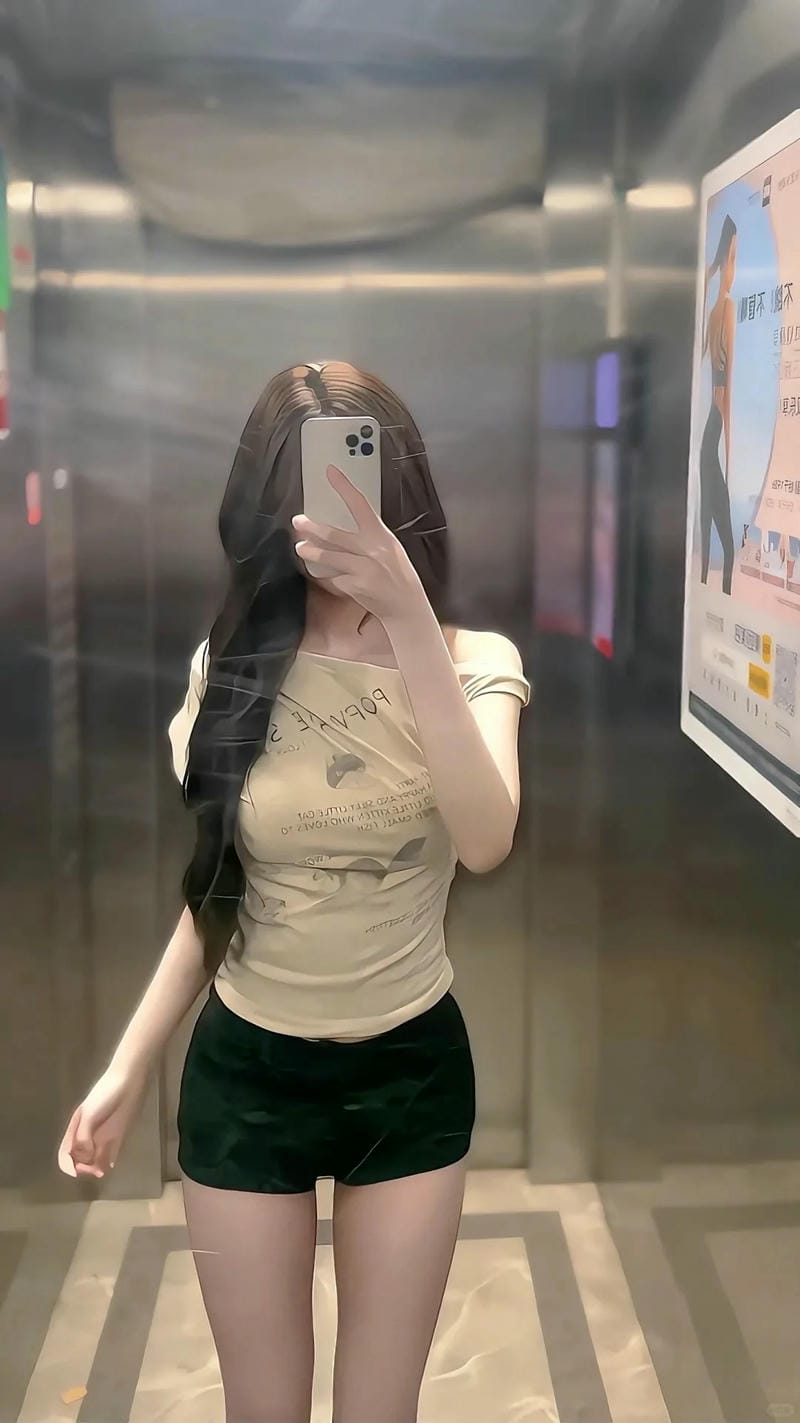 ảnh chụp trước gương che mặt nữ 21