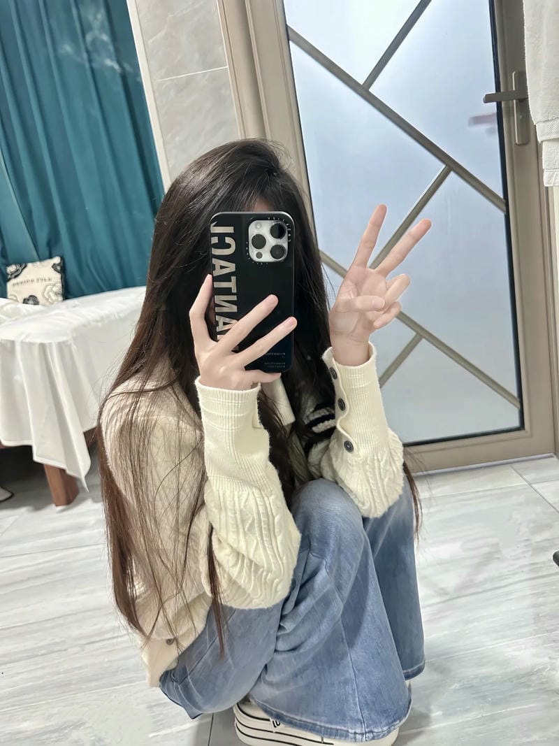 ảnh chụp trước gương che mặt nữ 5