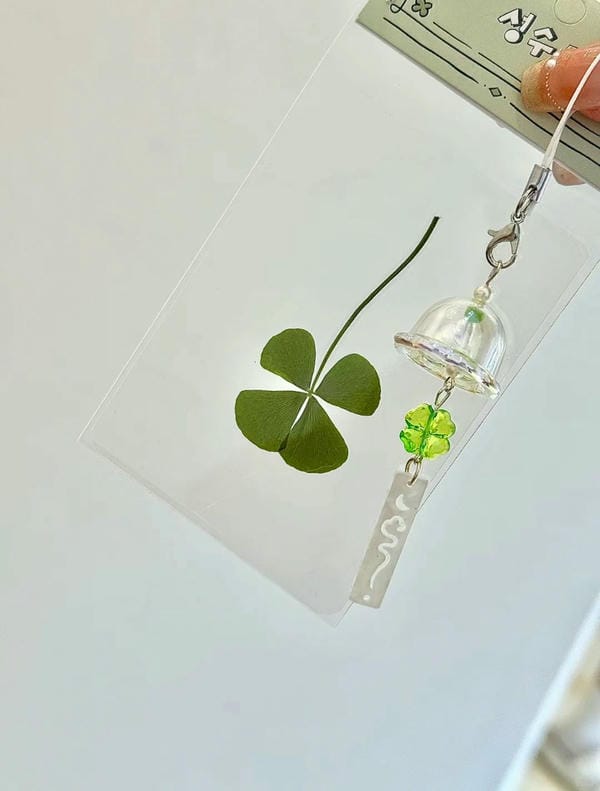 ảnh cỏ 4 lá may mắn đẹp 14