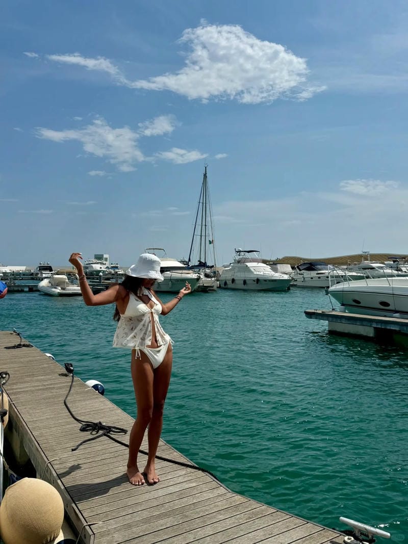 ảnh đi biển chụp sau lưng