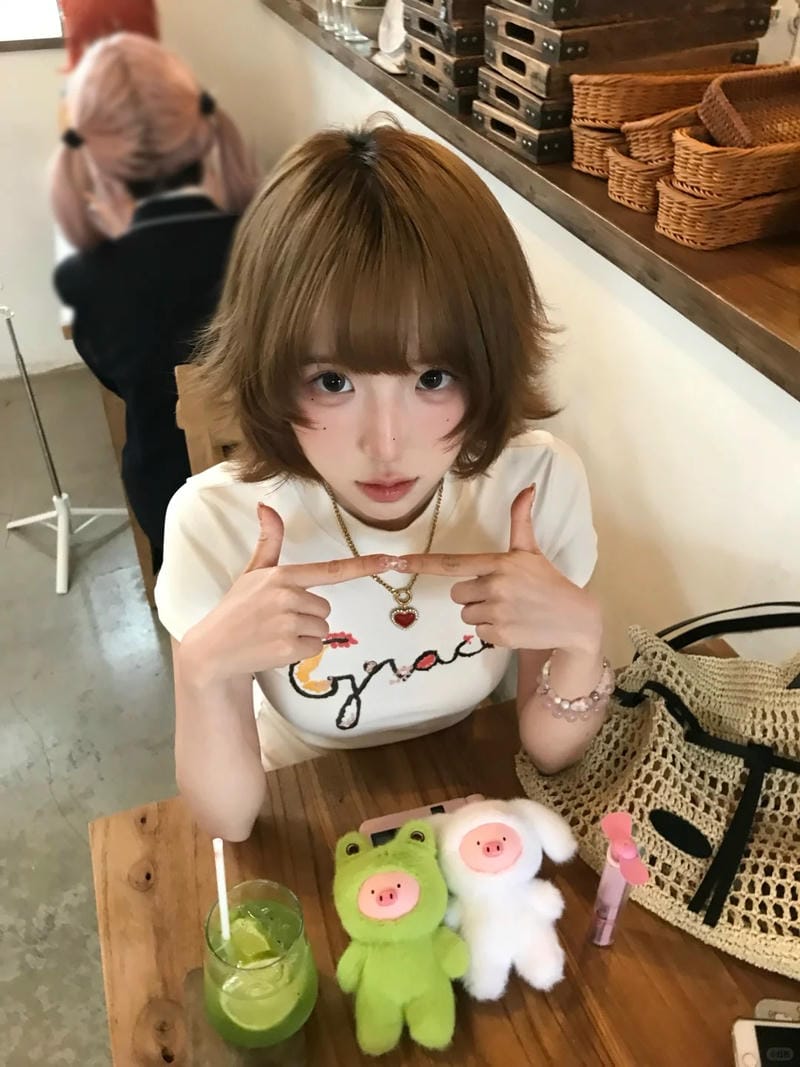 ảnh hot girl tóc ngắn 28