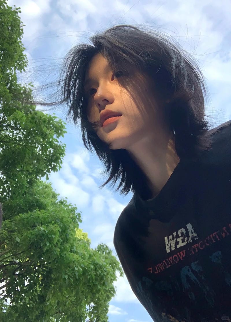 ảnh hot girl tóc ngắn 31