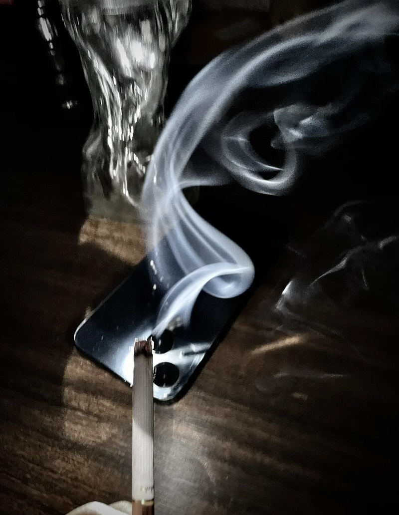 ảnh hút thuốc buồn 1