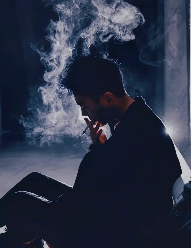 ảnh hút thuốc buồn 13