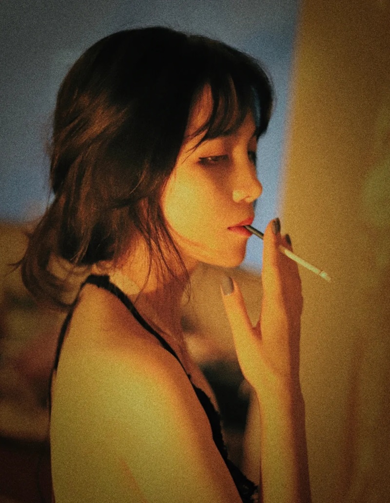 ảnh hút thuốc buồn 16