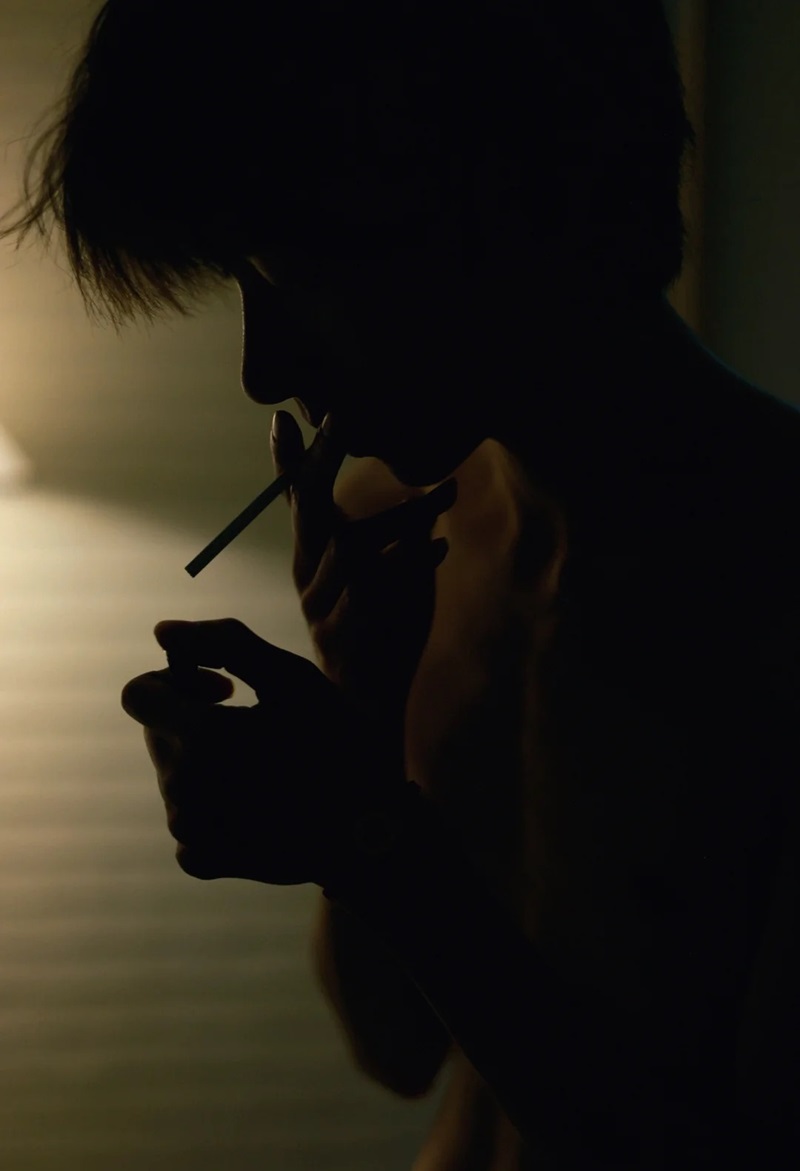 ảnh hút thuốc buồn 19