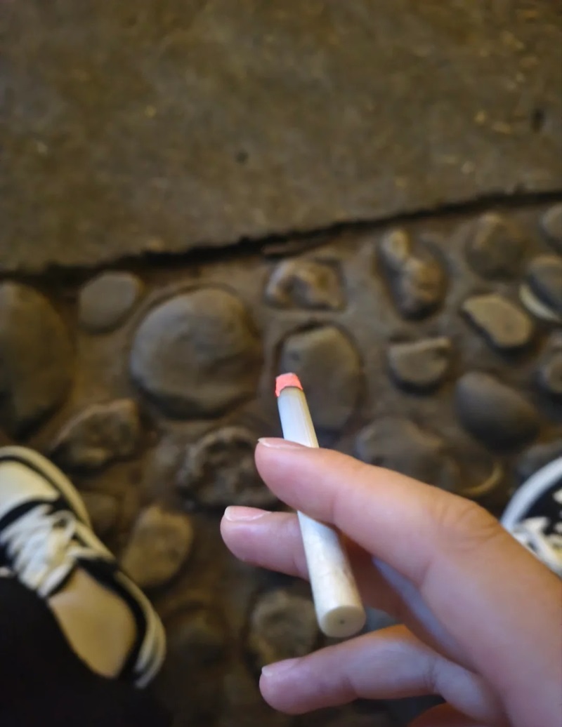 ảnh hút thuốc buồn 26