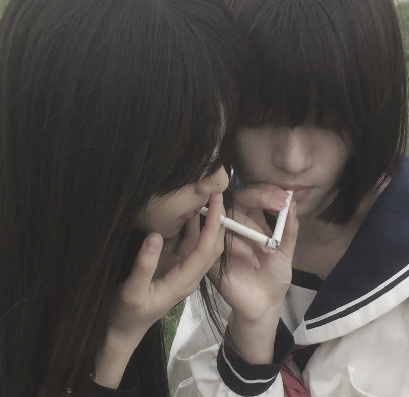 ảnh hút thuốc buồn 30