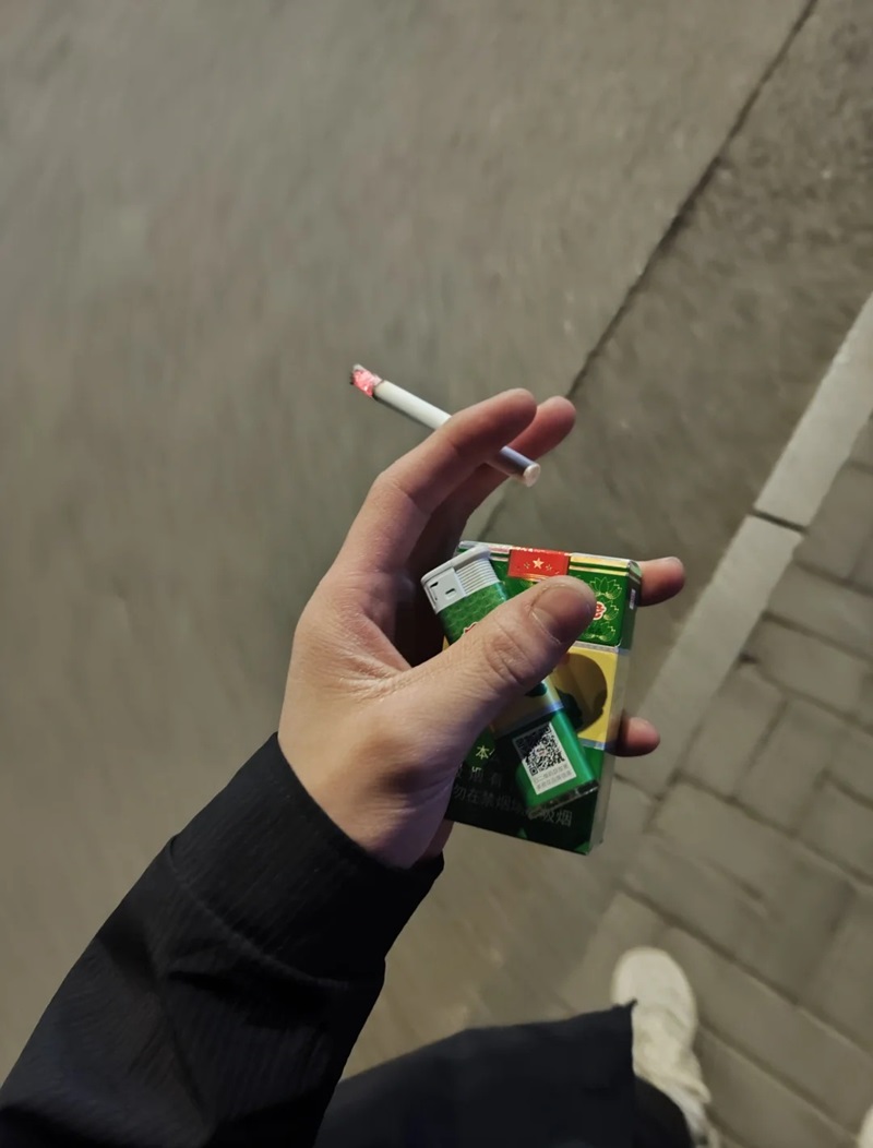 ảnh hút thuốc buồn 33