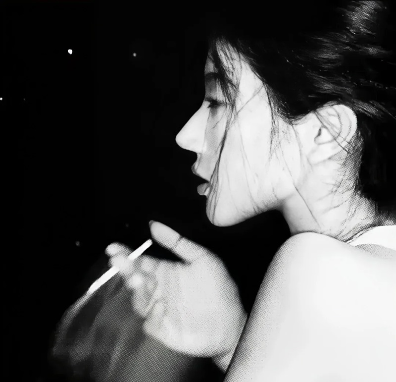 ảnh hút thuốc buồn 36