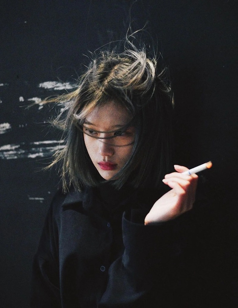 ảnh hút thuốc buồn 37