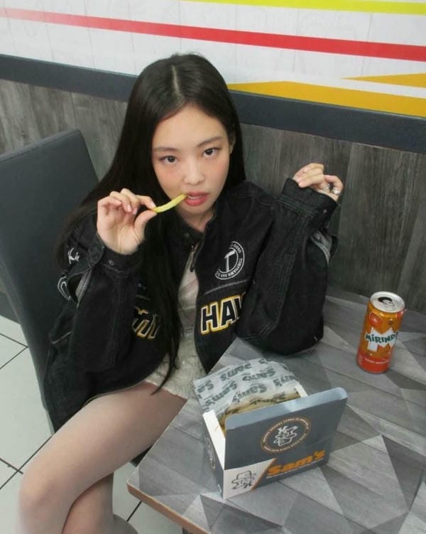 ảnh jennie dễ thương 25